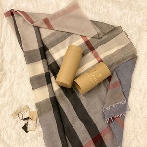 Burberry check scarf 💯 authentic only